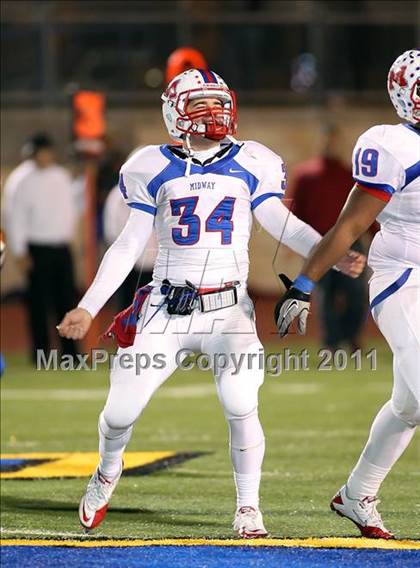 Thumbnail 1 in Midway vs. Tyler (4A Division 1 Semifinal) photogallery.