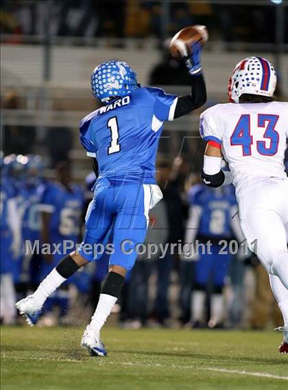 Thumbnail 3 in Midway vs. Tyler (4A Division 1 Semifinal) photogallery.