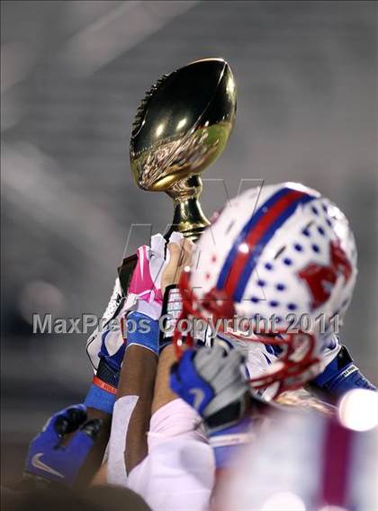 Thumbnail 2 in Midway vs. Tyler (4A Division 1 Semifinal) photogallery.