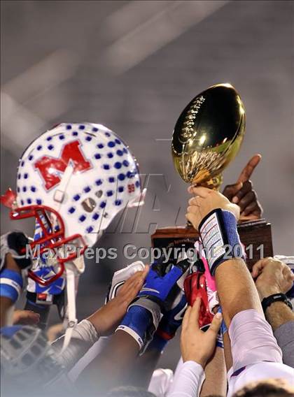 Thumbnail 1 in Midway vs. Tyler (4A Division 1 Semifinal) photogallery.