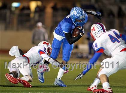 Thumbnail 2 in Midway vs. Tyler (4A Division 1 Semifinal) photogallery.