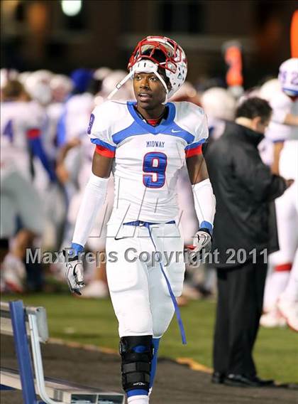 Thumbnail 2 in Midway vs. Tyler (4A Division 1 Semifinal) photogallery.