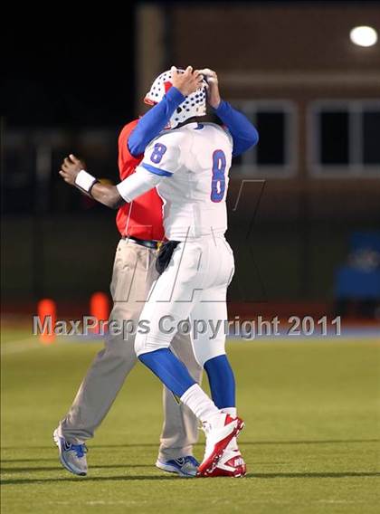 Thumbnail 1 in Midway vs. Tyler (4A Division 1 Semifinal) photogallery.