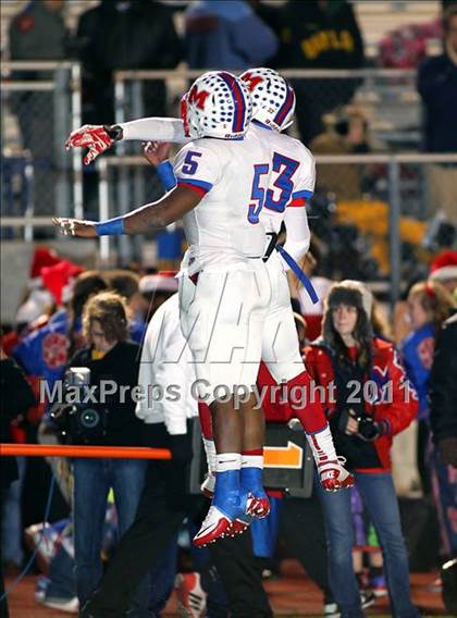 Thumbnail 1 in Midway vs. Tyler (4A Division 1 Semifinal) photogallery.