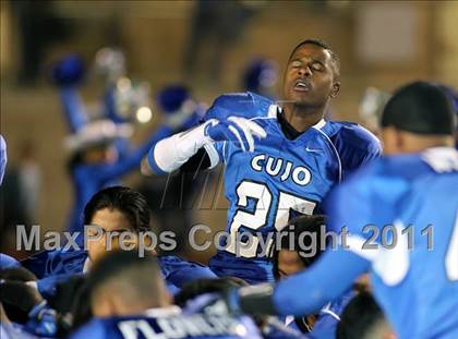 Thumbnail 2 in Midway vs. Tyler (4A Division 1 Semifinal) photogallery.