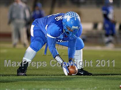 Thumbnail 1 in Midway vs. Tyler (4A Division 1 Semifinal) photogallery.