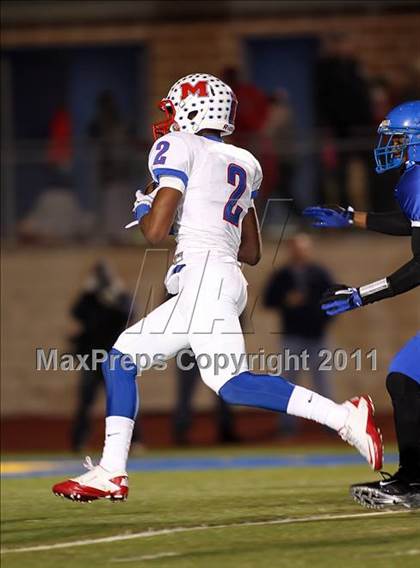 Thumbnail 1 in Midway vs. Tyler (4A Division 1 Semifinal) photogallery.