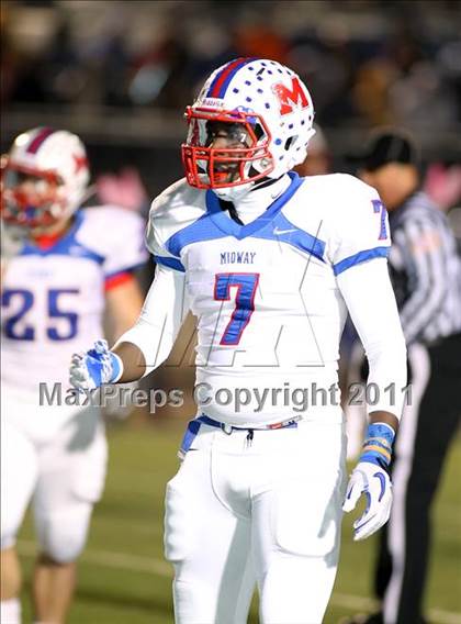 Thumbnail 1 in Midway vs. Tyler (4A Division 1 Semifinal) photogallery.