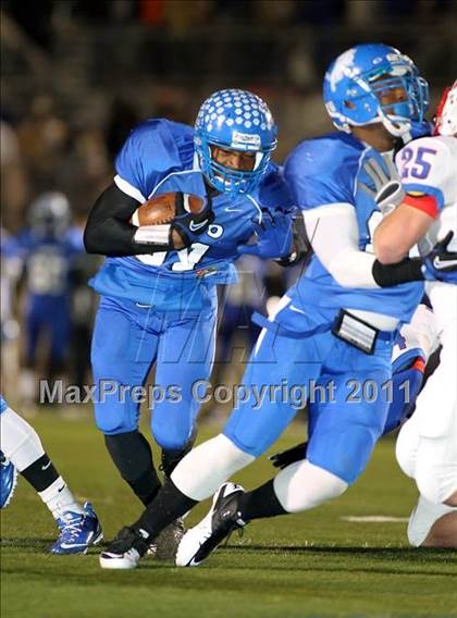 Thumbnail 2 in Midway vs. Tyler (4A Division 1 Semifinal) photogallery.