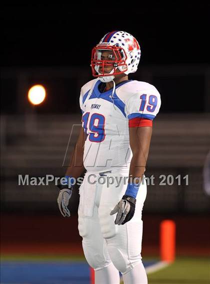 Thumbnail 3 in Midway vs. Tyler (4A Division 1 Semifinal) photogallery.