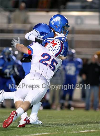 Thumbnail 3 in Midway vs. Tyler (4A Division 1 Semifinal) photogallery.