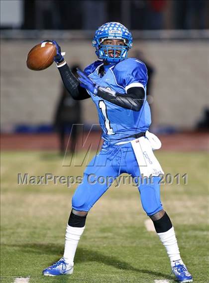 Thumbnail 3 in Midway vs. Tyler (4A Division 1 Semifinal) photogallery.