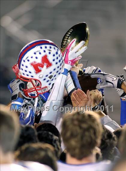 Thumbnail 2 in Midway vs. Tyler (4A Division 1 Semifinal) photogallery.