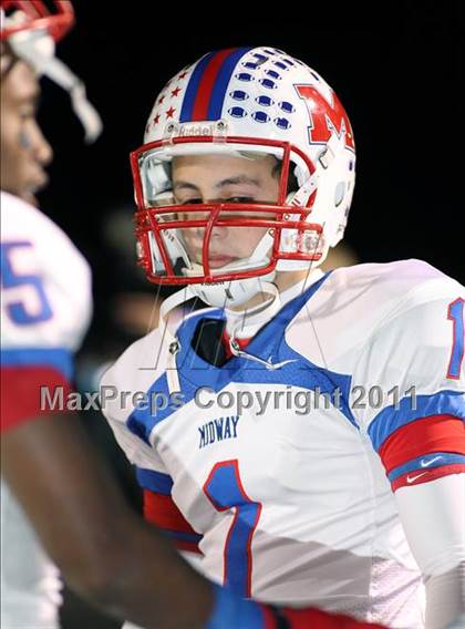 Thumbnail 2 in Midway vs. Tyler (4A Division 1 Semifinal) photogallery.