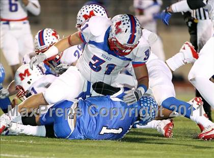 Thumbnail 1 in Midway vs. Tyler (4A Division 1 Semifinal) photogallery.