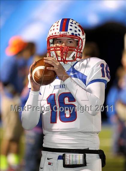 Thumbnail 2 in Midway vs. Tyler (4A Division 1 Semifinal) photogallery.