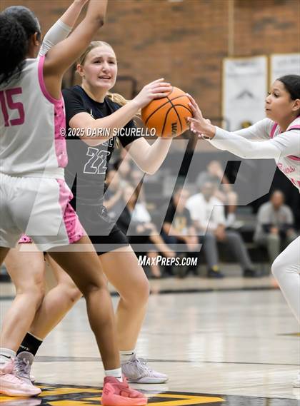 Thumbnail 2 in Higley vs Gilbert (AIA 6A Quarterfinal) photogallery.