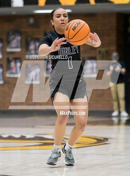 Thumbnail 3 in Higley vs Gilbert (AIA 6A Quarterfinal) photogallery.