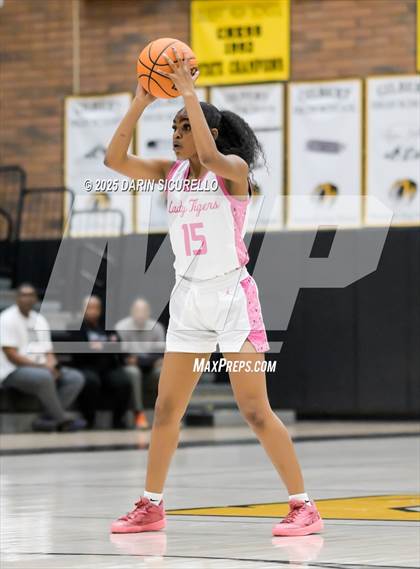 Thumbnail 2 in Higley vs Gilbert (AIA 6A Quarterfinal) photogallery.