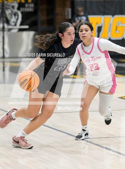 Thumbnail 2 in Higley vs Gilbert (AIA 6A Quarterfinal) photogallery.