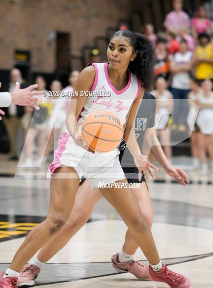 Thumbnail 3 in Higley vs Gilbert (AIA 6A Quarterfinal) photogallery.