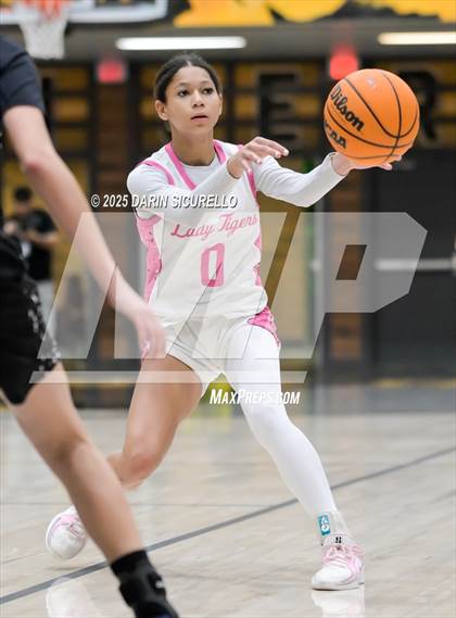 Thumbnail 1 in Higley vs Gilbert (AIA 6A Quarterfinal) photogallery.