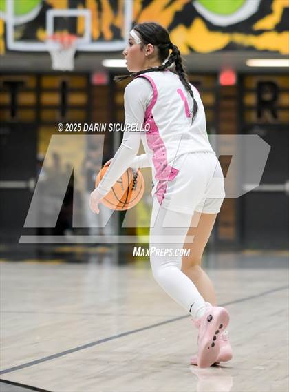 Thumbnail 3 in Higley vs Gilbert (AIA 6A Quarterfinal) photogallery.