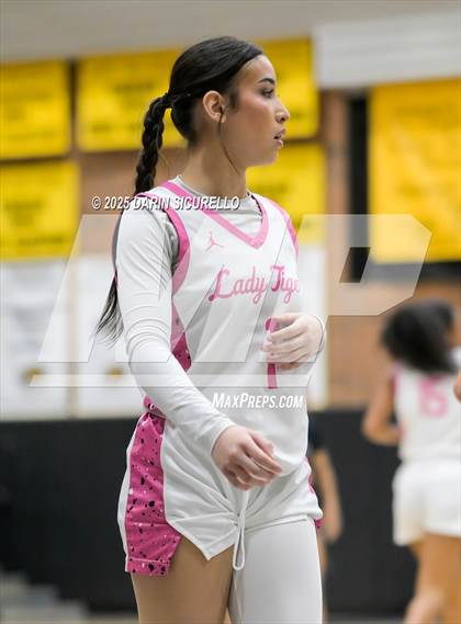 Thumbnail 1 in Higley vs Gilbert (AIA 6A Quarterfinal) photogallery.