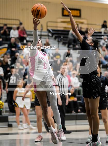 Thumbnail 2 in Higley vs Gilbert (AIA 6A Quarterfinal) photogallery.
