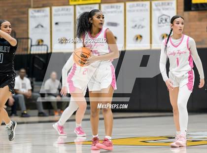Thumbnail 2 in Higley vs Gilbert (AIA 6A Quarterfinal) photogallery.