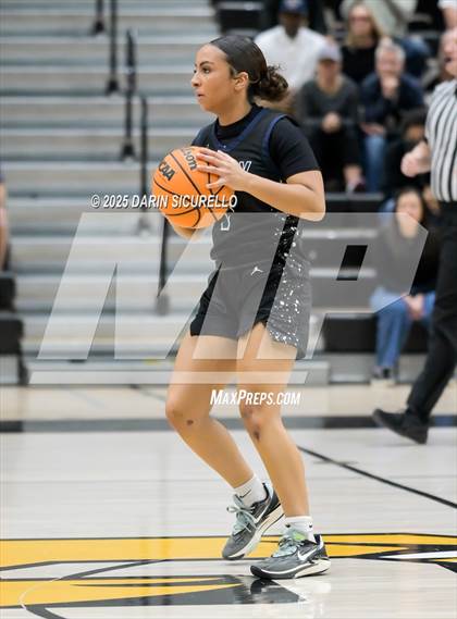 Thumbnail 3 in Higley vs Gilbert (AIA 6A Quarterfinal) photogallery.