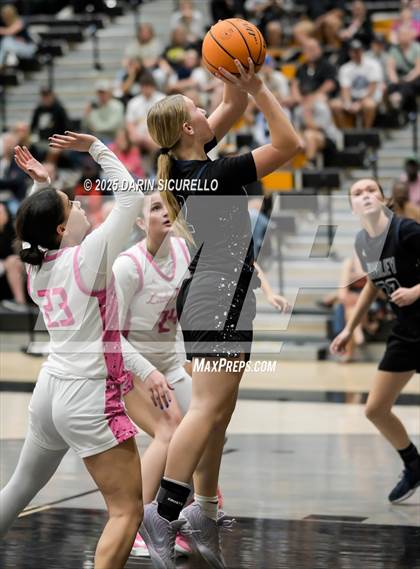 Thumbnail 2 in Higley vs Gilbert (AIA 6A Quarterfinal) photogallery.
