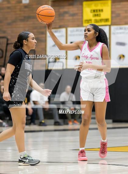 Thumbnail 2 in Higley vs Gilbert (AIA 6A Quarterfinal) photogallery.