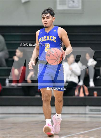 Thumbnail 1 in Pierce vs. Pioneer (Steve Cauchi Ram Jam) photogallery.