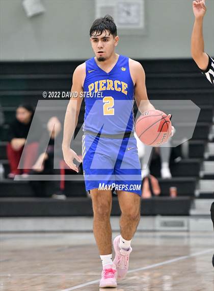 Thumbnail 2 in Pierce vs. Pioneer (Steve Cauchi Ram Jam) photogallery.