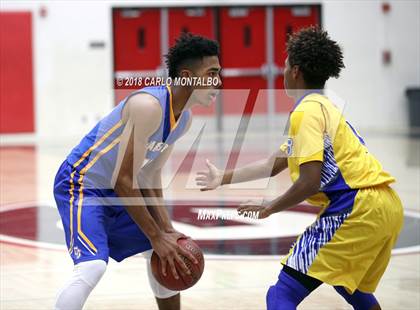 Thumbnail 2 in San Dimas vs. Charter Oak photogallery.