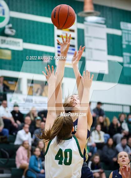 Thumbnail 1 in Stoney Creek vs. Lake Orion (MHSAA District Semifinal) photogallery.