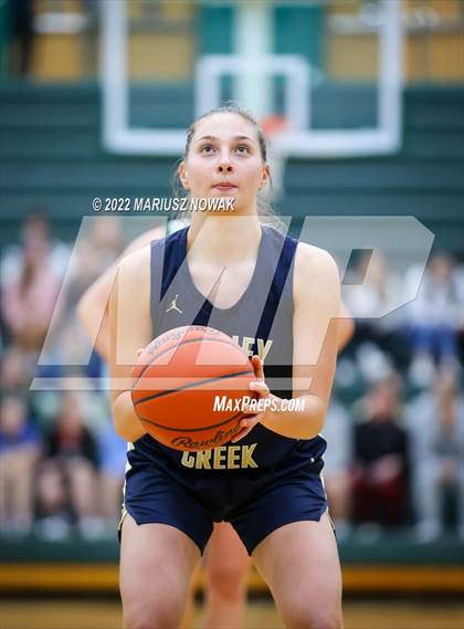 Thumbnail 2 in Stoney Creek vs. Lake Orion (MHSAA District Semifinal) photogallery.
