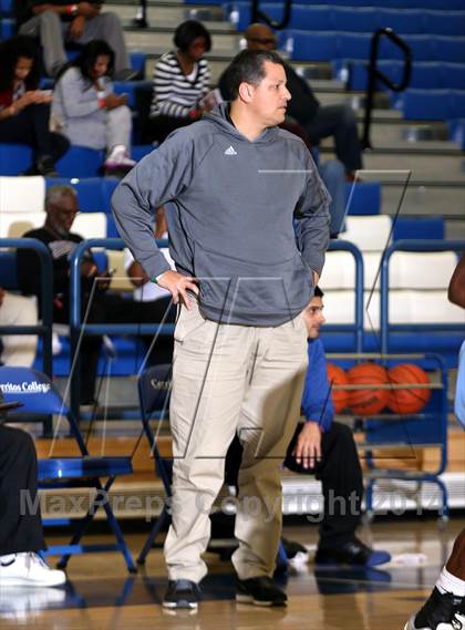 Thumbnail 2 in Saddleback Valley Christian vs. Locke (Cavalier Classic) photogallery.