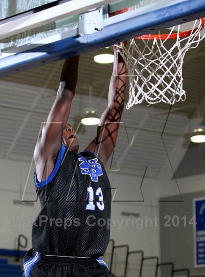 Thumbnail 2 in Saddleback Valley Christian vs. Locke (Cavalier Classic) photogallery.