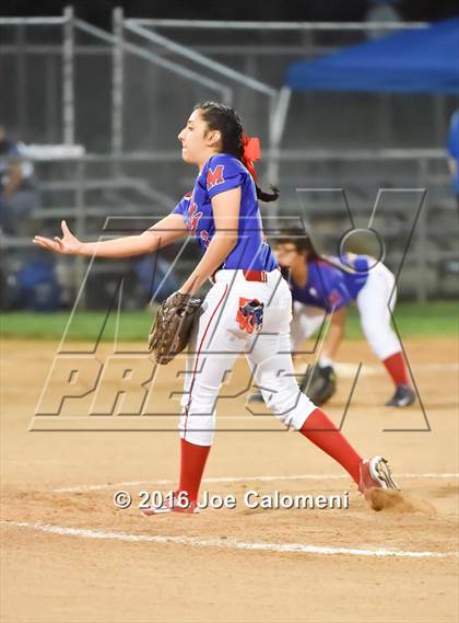 Thumbnail 1 in San Antonio Memorial vs McCollum (South San Tournament) photogallery.