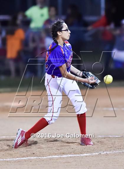 Thumbnail 3 in San Antonio Memorial vs McCollum (South San Tournament) photogallery.