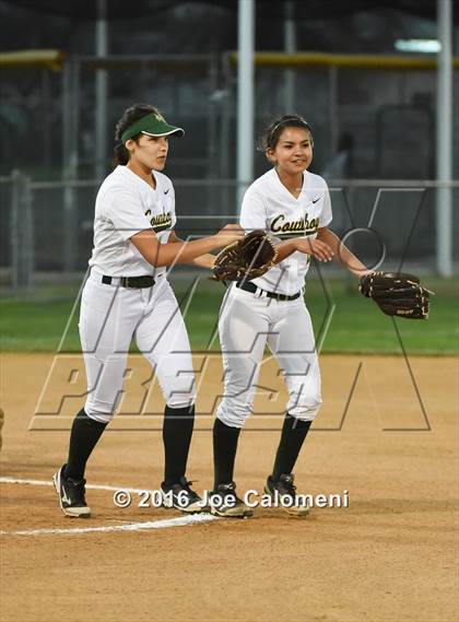 Thumbnail 3 in San Antonio Memorial vs McCollum (South San Tournament) photogallery.