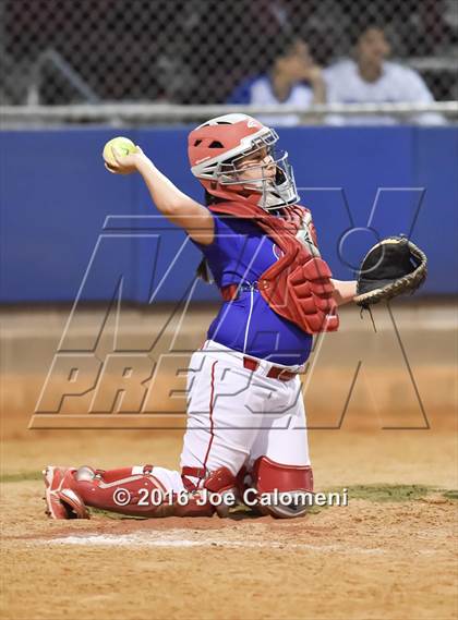 Thumbnail 3 in San Antonio Memorial vs McCollum (South San Tournament) photogallery.