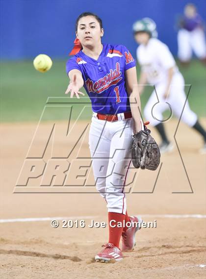 Thumbnail 3 in San Antonio Memorial vs McCollum (South San Tournament) photogallery.