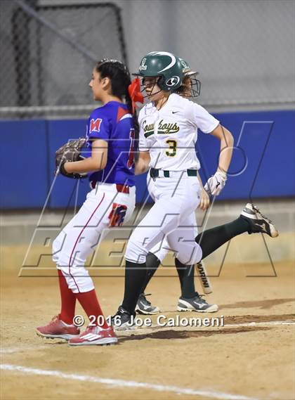 Thumbnail 3 in San Antonio Memorial vs McCollum (South San Tournament) photogallery.