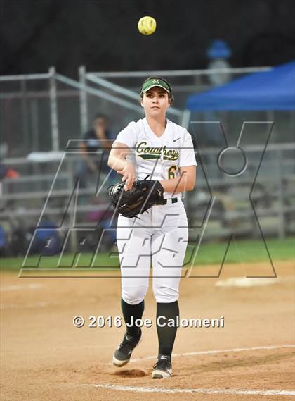 Thumbnail 3 in San Antonio Memorial vs McCollum (South San Tournament) photogallery.