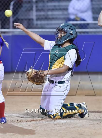 Thumbnail 1 in San Antonio Memorial vs McCollum (South San Tournament) photogallery.