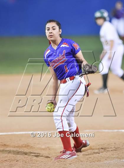 Thumbnail 1 in San Antonio Memorial vs McCollum (South San Tournament) photogallery.