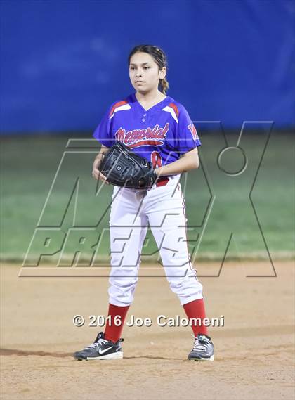 Thumbnail 2 in San Antonio Memorial vs McCollum (South San Tournament) photogallery.